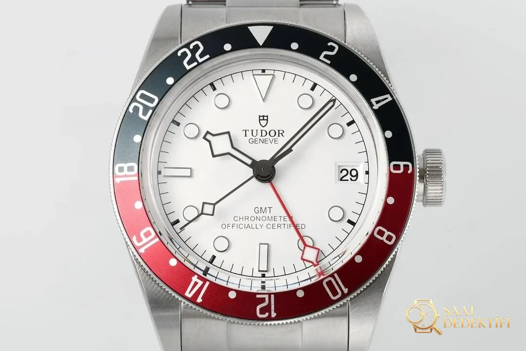 ZF Factory Yeni Tudor 2023 Black Bay 79830 GMT modeli - Kadran Detayı ve Bezel İşçiliği