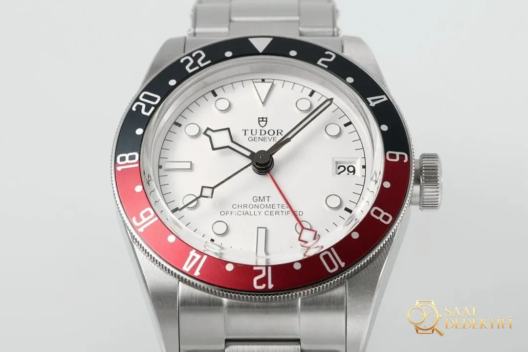 ZF Factory Yeni Tudor 2023 Black Bay 79830 GMT modeli - Kasa Profili ve Kurma Kolu İncelemesi
