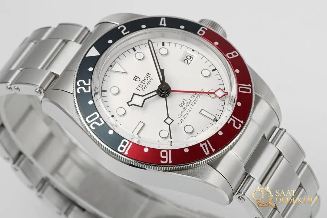 ZF Factory Yeni Tudor 2023 Black Bay 79830 GMT modeli - Bilezik, Toka ve Klips Mekanizması