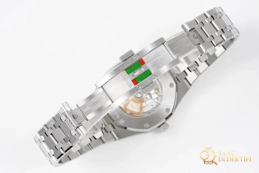 Z+f gerçekten ZF Factory mı? İşçilik detayları nasıl? JF Audemars Piguet 15400 ile karşılaştırınca hangi replika daha iyi? - Kordon Dokusu ve Dikiş Detayları