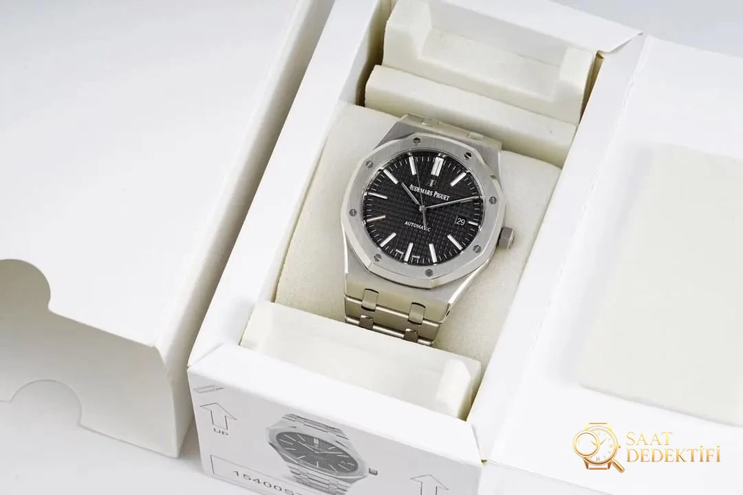 Z+f gerçekten ZF Factory mı? İşçilik detayları nasıl? JF Audemars Piguet 15400 ile karşılaştırınca hangi replika daha iyi? - Kadran Tipografisi ve Yazı Kabartmaları