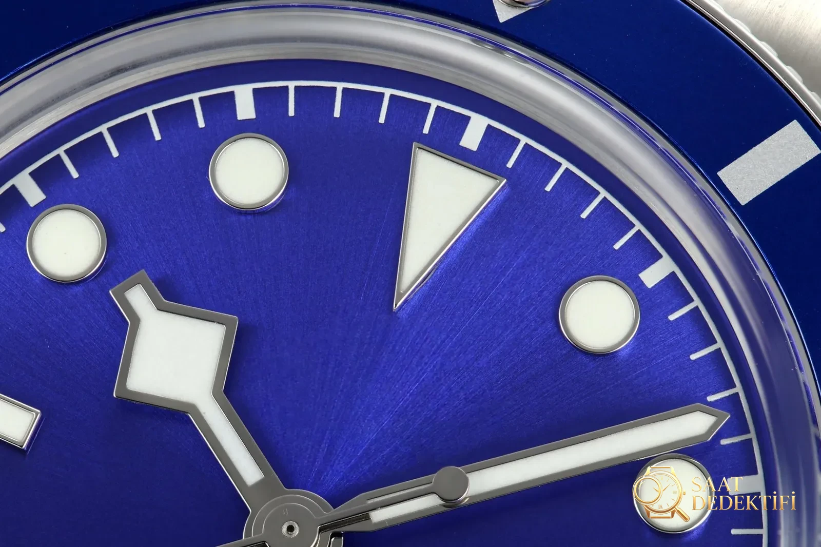 ZF özenli replika | Tudor Black Bay 54 M79000: Zamanla olgunlaşan retro klasik, bileğinizde sade ama etkileyici bir duruş - Kasa Profili ve Kurma Kolu İncelemesi