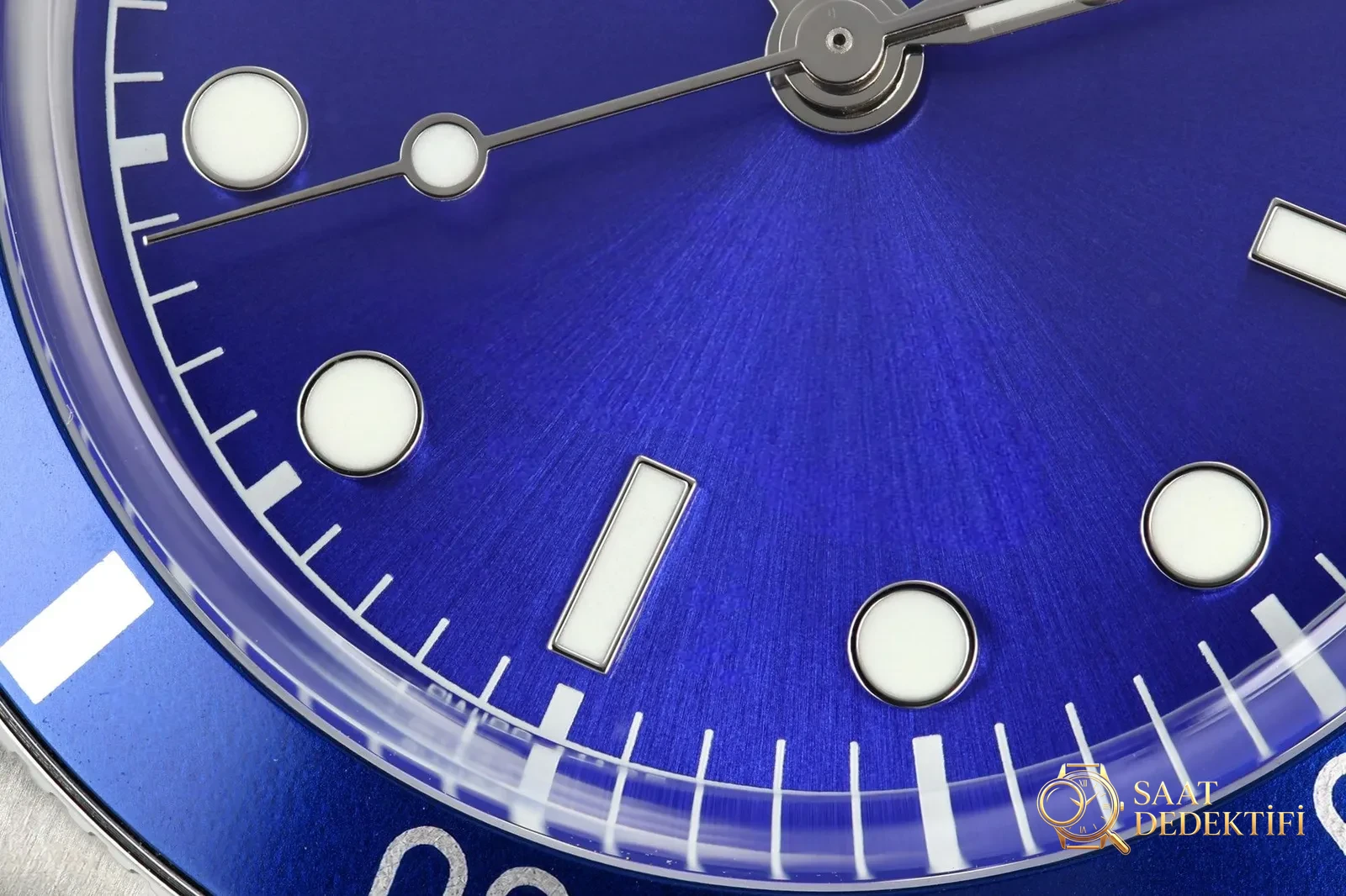 ZF özenli replika | Tudor Black Bay 54 M79000: Zamanla olgunlaşan retro klasik, bileğinizde sade ama etkileyici bir duruş - Makro Kadran ve İndeks İşçiliği
