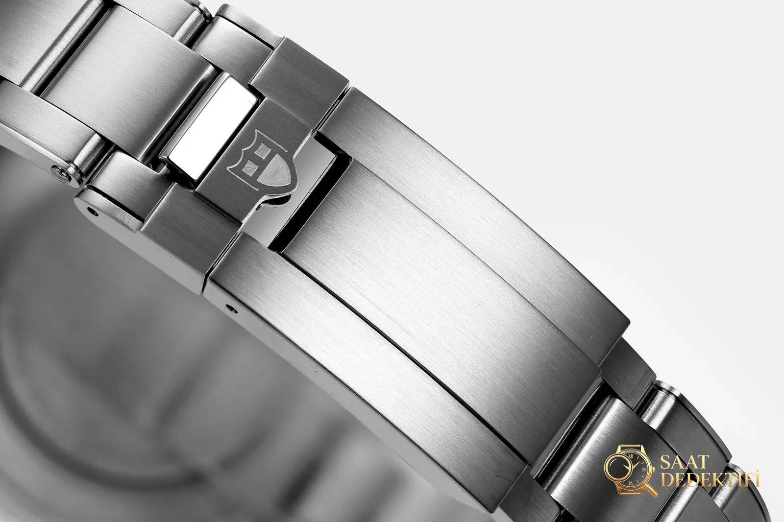 ZF özenli replika | Tudor Black Bay 54 M79000: Zamanla olgunlaşan retro klasik, bileğinizde sade ama etkileyici bir duruş - Yan Profil ve Kordon Bağlantısı