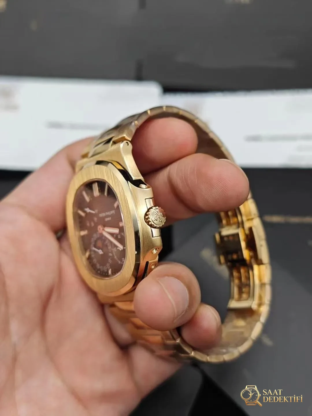 ZF V2 Replica Patek Philippe Nautilus 5712r Moon Phase - Kasa Çeliği ve Polisaj Kalitesi