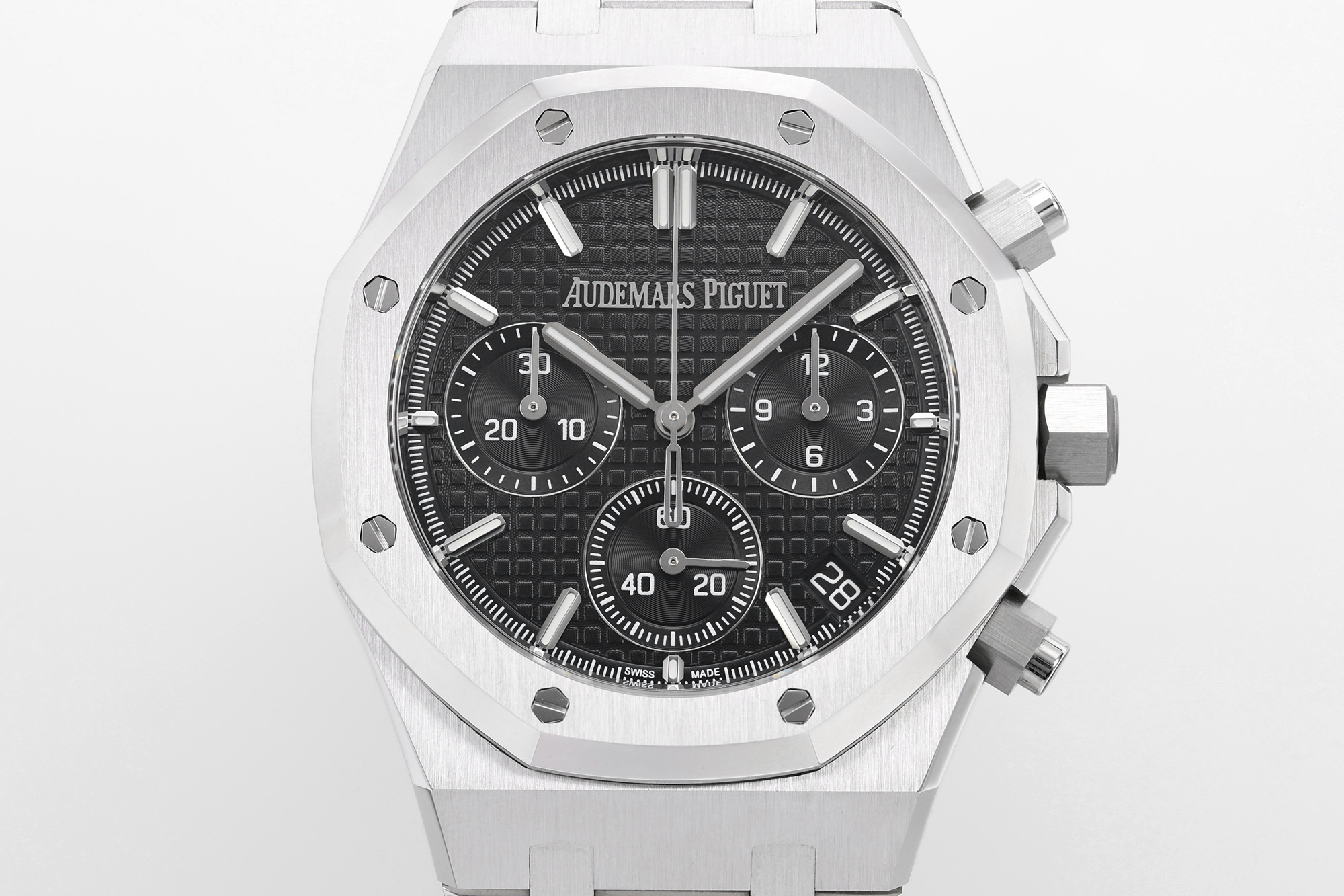 ZF Yeni Ürün | Zamanla Olgunlaşan, Keskin Hatlarında Gizli Güç — Audemars Piguet Royal Oak 26240 — 2. fotoğraf
