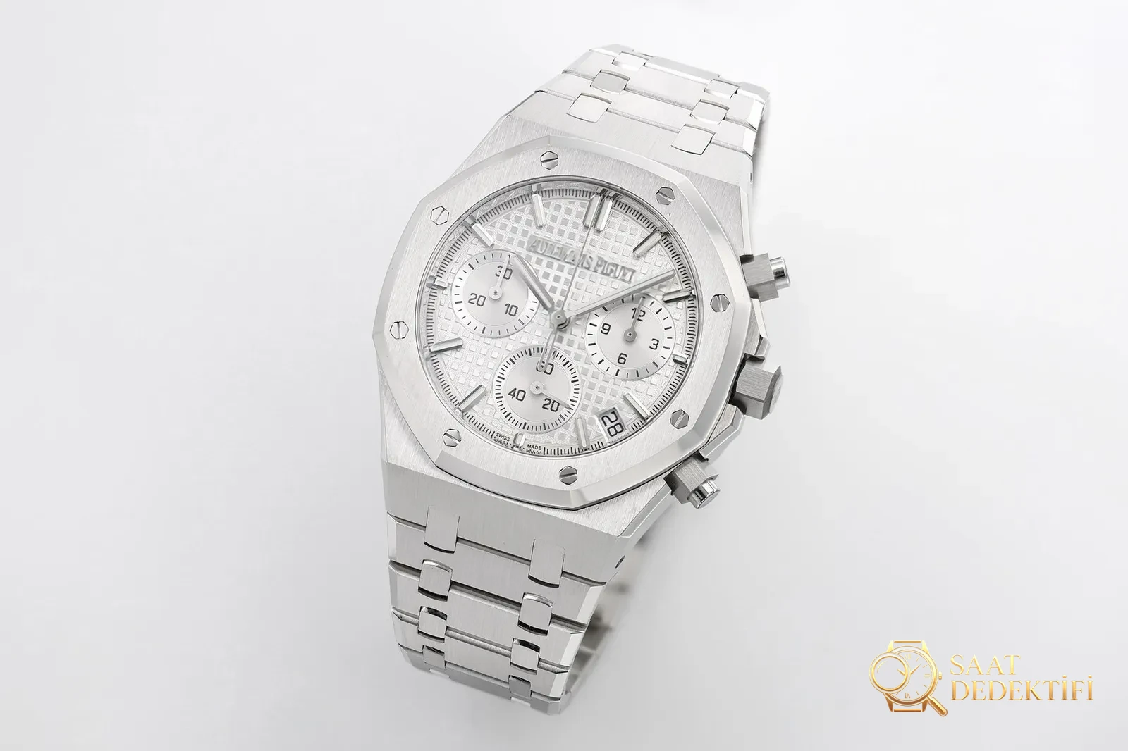 Новый продукт ZF | Скрытая сила в острых линиях, проверенных временем — Audemars Piguet Royal Oak 26240 — Корпус из стали и качество полировки