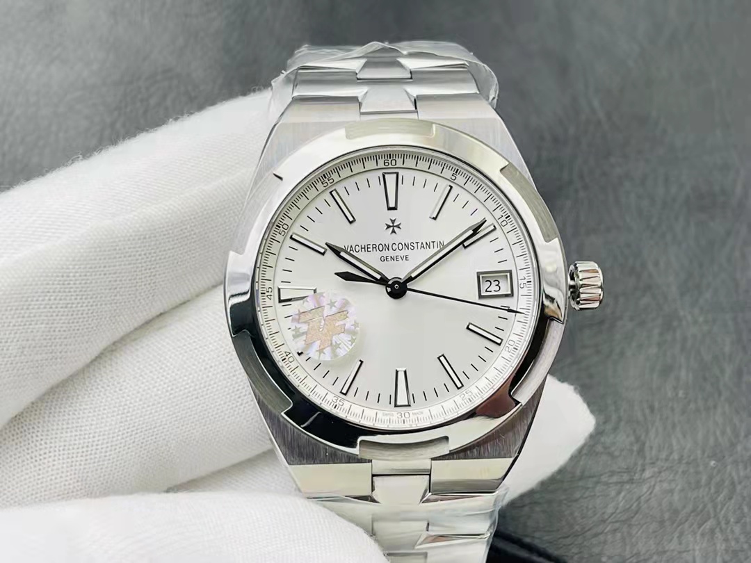Vacheron Constantin Overseas 4500V Beyaz Kadran