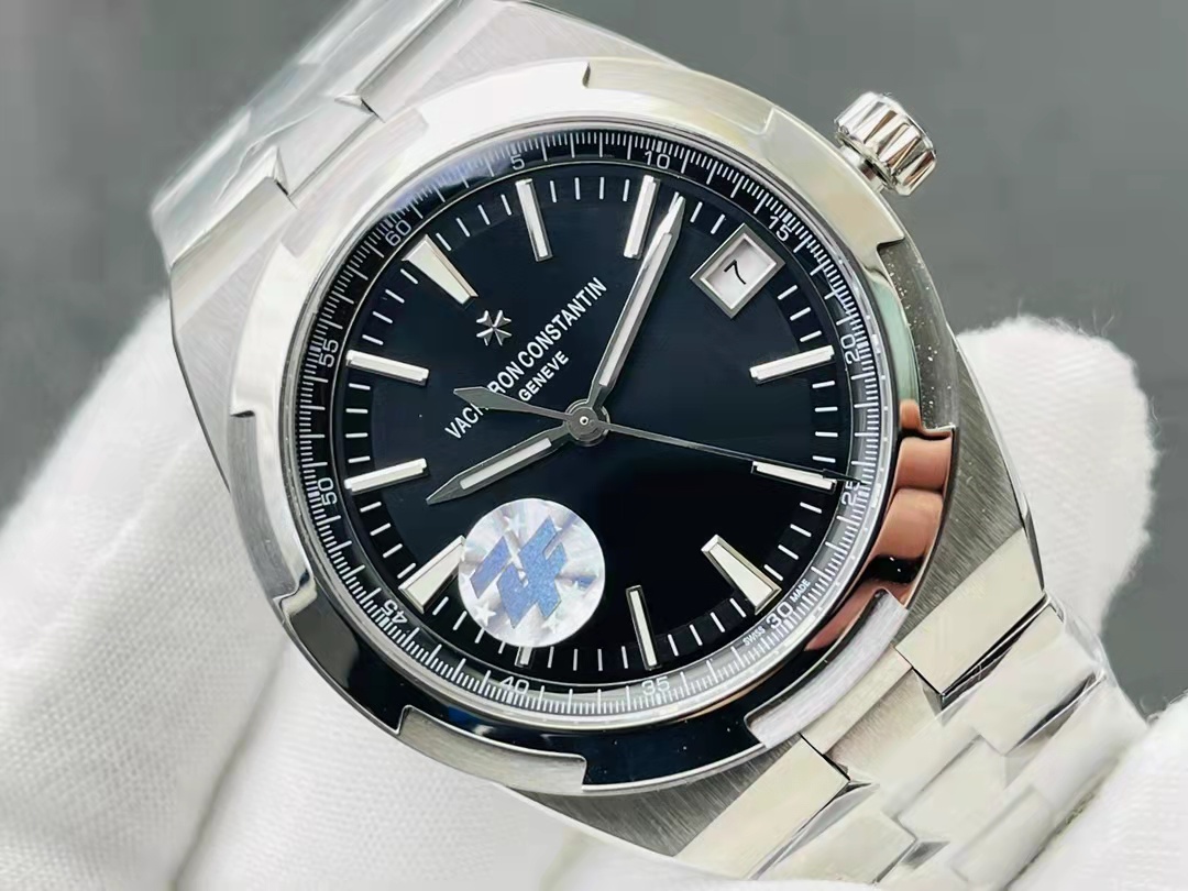 Vacheron Constantin Overseas 4500V Siyah Kadran