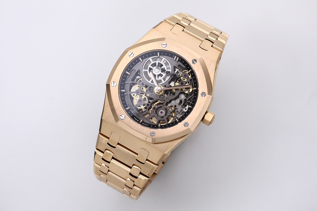 ZFFactory 2025'in özenle hazırlanmış yeni eseri — Audemars Piguet AP Royal Oak serisi 16024, bilekteki mekanik ritmiyle lüks ve işçiliğin uyumunu bir araya getiriyor. — 2. fotoğraf
