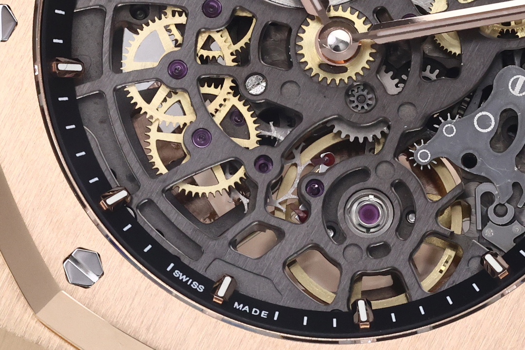 ZFFactory 2025'in özenle hazırlanmış yeni eseri — Audemars Piguet AP Royal Oak serisi 16024, bilekteki mekanik ritmiyle lüks ve işçiliğin uyumunu bir araya getiriyor. — 7. fotoğraf