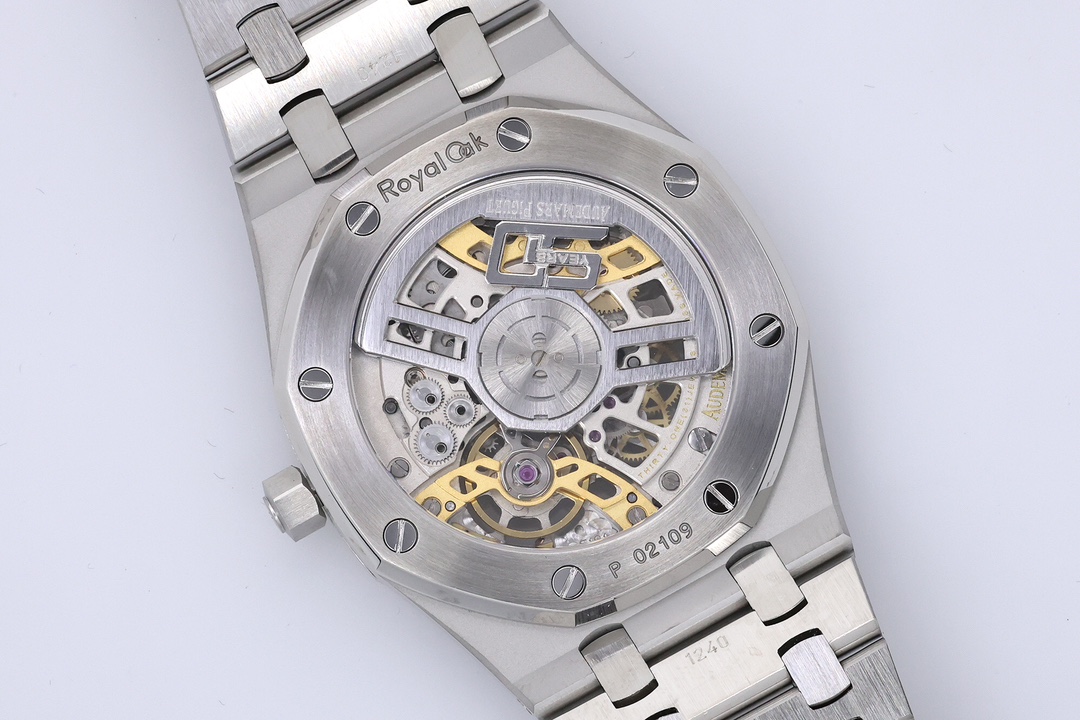 ZFFactory 2025'in özenle hazırlanmış yeni eseri — Audemars Piguet AP Royal Oak serisi 16024, bilekteki mekanik ritmiyle lüks ve işçiliğin uyumunu bir araya getiriyor. — 18. fotoğraf