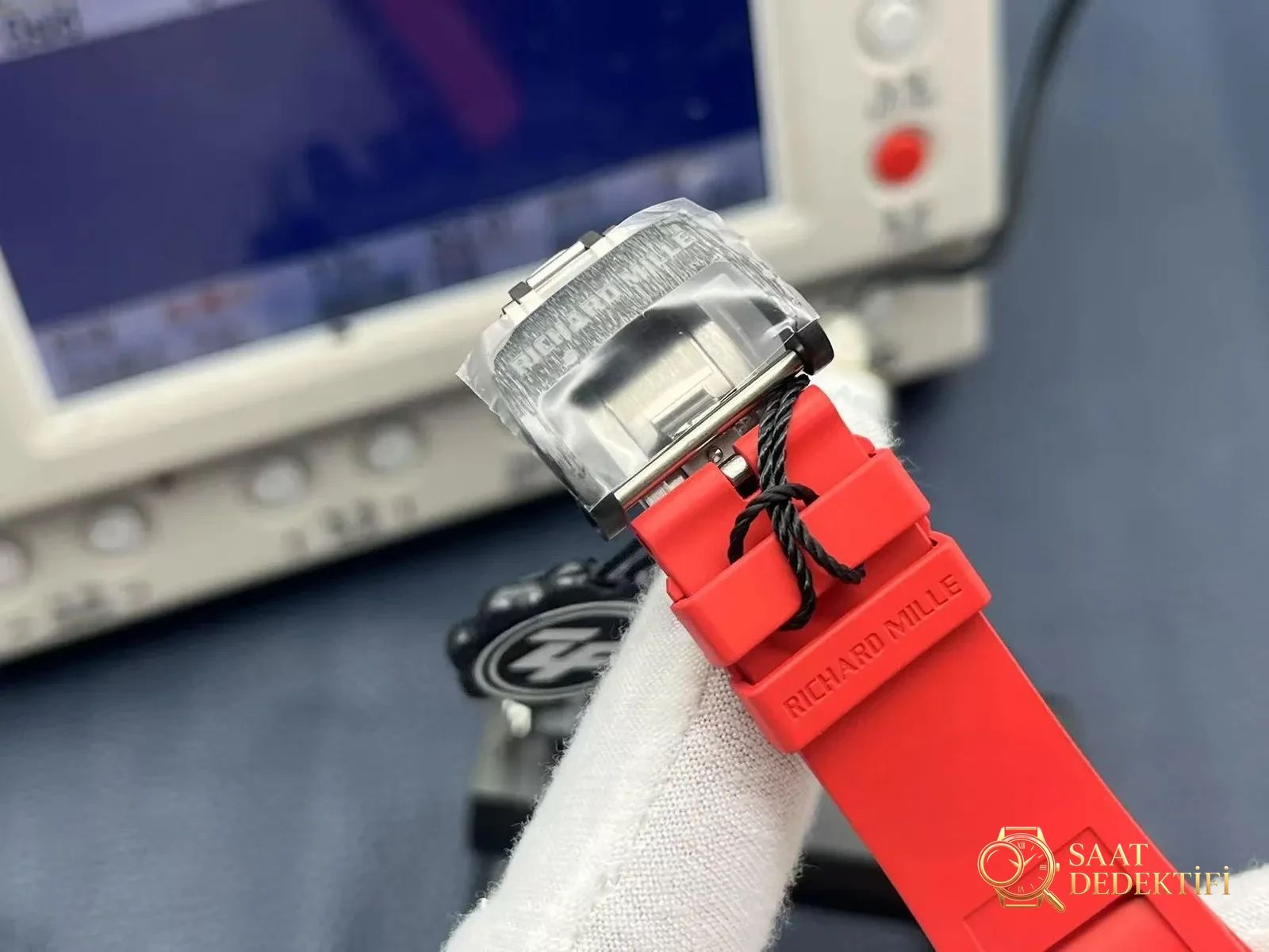 ZF.Factory yeni bir zirveye imza atıyor: RM35-02 çığır açan yenilikleriyle karşınızda! - Fosfor ve Super-LumiNova Gece Görünümü