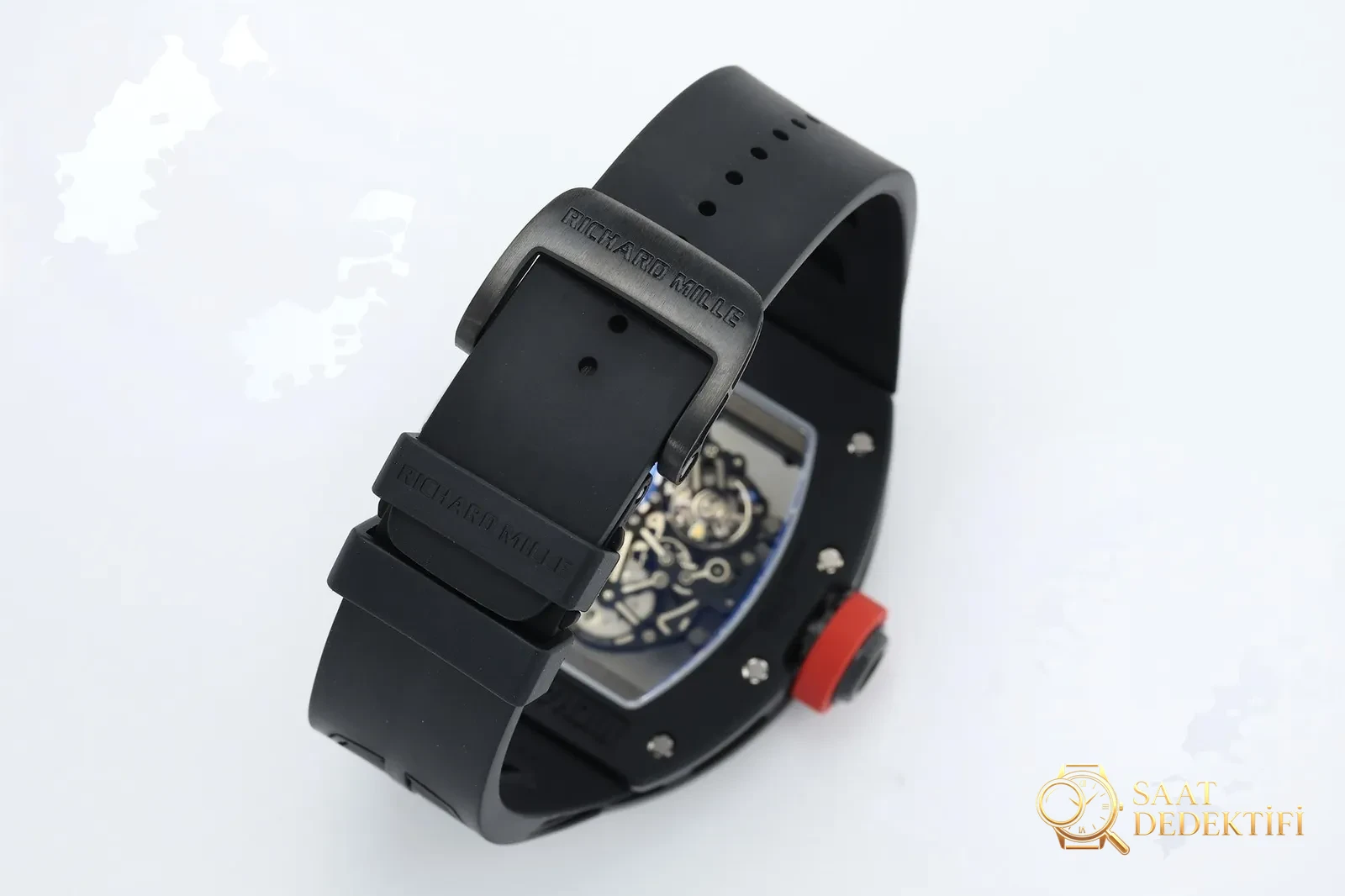 ZF.factory2026 öne çıkan model | Piyasanın en üst donanımlı Richard Mille RM-055 V3 versiyonu siyah seramik spor kol saati, sert bilek estetiğini yansıtıyor! - Mekanizma Zemberek ve Balans Detayı