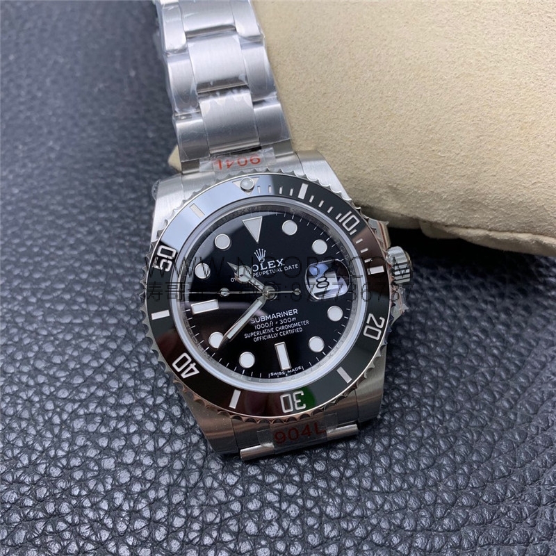ZZ Factory Black Bay Rolex Submariner 116610 replika saatin orijinalle karşılaştırmalı incelemesi — 12. fotoğraf