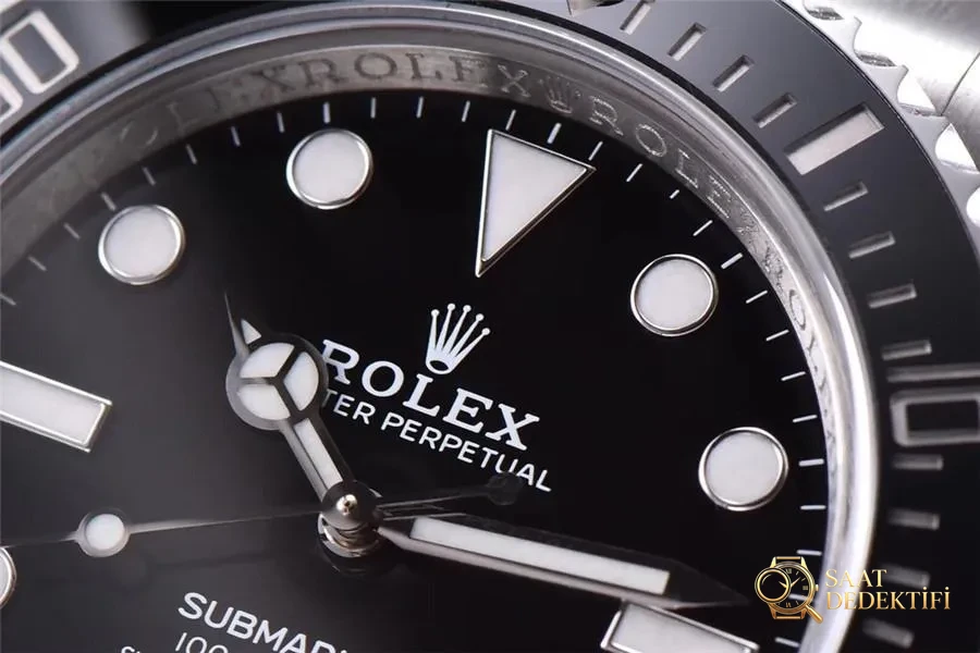 ZZ Rolex tarih penceresiz siyah Submariner 114060-97200 V2 versiyonu, 904 çelik, 3130/2836 mekanizma - Arka Kapak ve Mekanizma Detayı