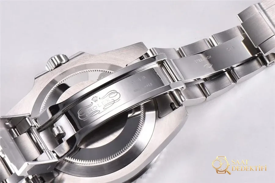 ZZ Rolex tarih penceresiz siyah Submariner 114060-97200 V2 versiyonu, 904 çelik, 3130/2836 mekanizma - Bilekte Duruş ve Kasa Orantısı