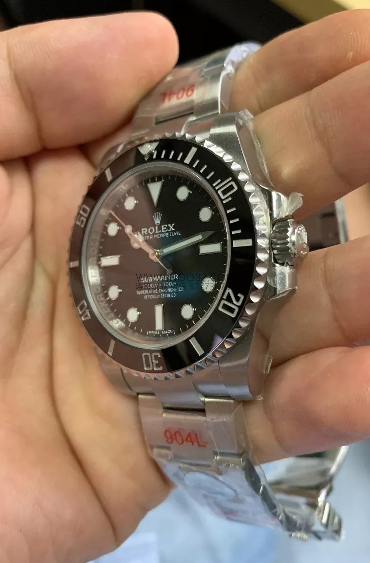 ZZF Factory Rolex Tarihsiz Siyah Submariner 3130 Mekanizmalı 114060-97200 Replika ile Orijinal Karşılaştırmalı İnceleme — 12. fotoğraf