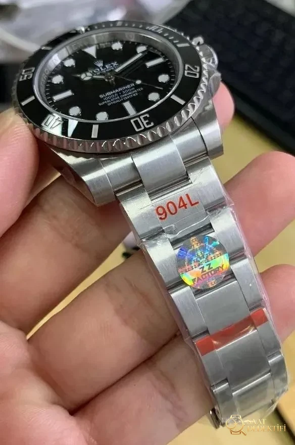 ZZF Factory Rolex Tarihsiz Siyah Submariner 3130 Mekanizmalı 114060-97200 Replika ile Orijinal Karşılaştırmalı İnceleme - Cam Yansıma Önleyici (AR) Kaplama